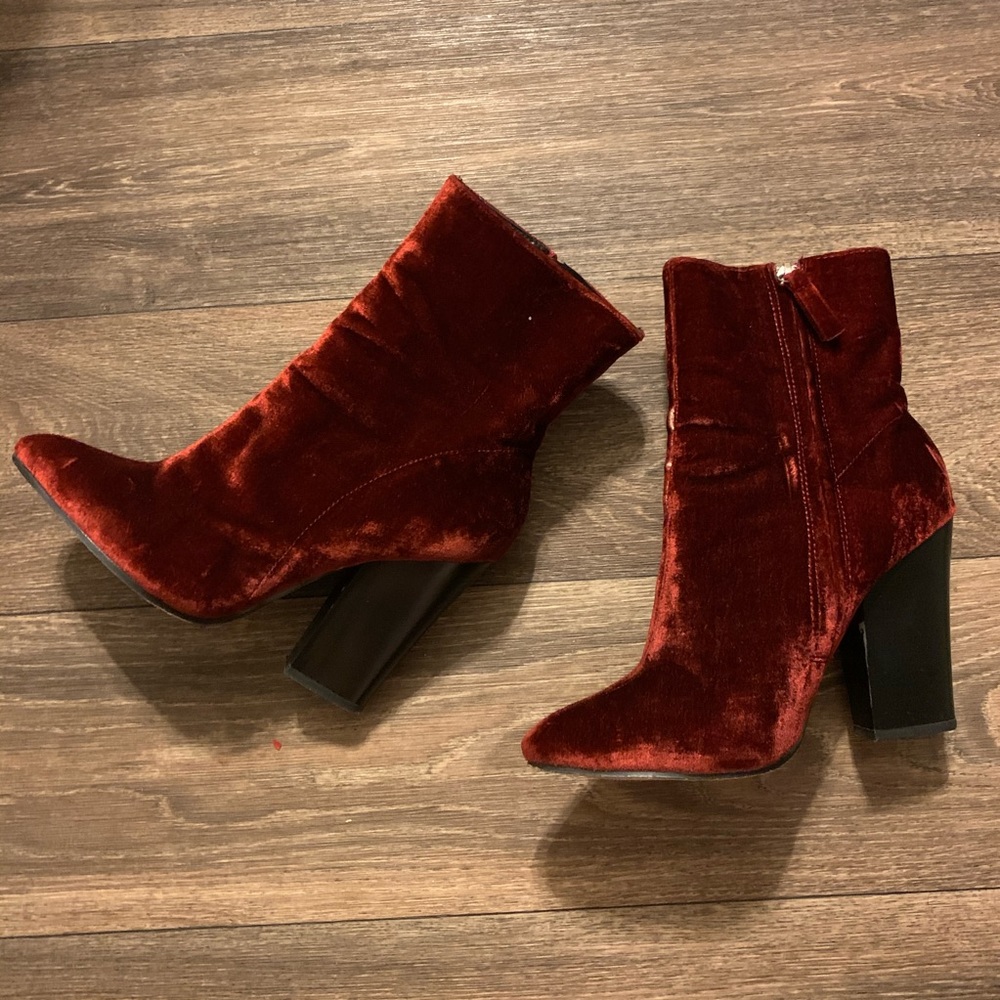 Zara | Burgandy Velvet Boots | Sz 39 (approx 8)